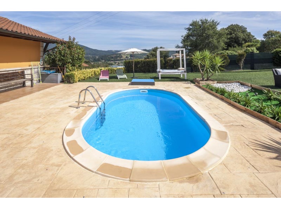 ΠΙΣΙΝΑ ΕΔΑΦΟΥΣ ΑΠΟ ΧΑΛΥΒΑ MADAGASCAR ΟΒΑΛ 8,00Χ4,00μ.